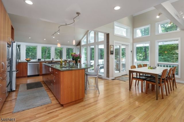 30 Poor Farm Rd, Hopewell Twp., NJ 08534