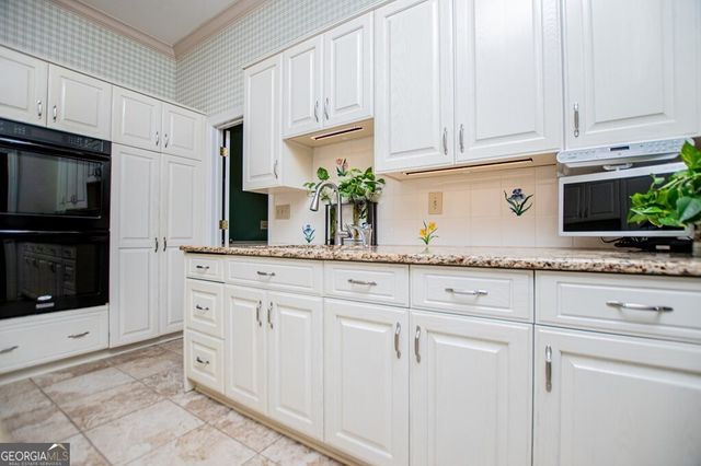 211 Habersham Place, Carrollton, GA 30117