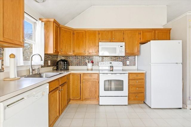 2 Juniper St, Plymouth, MA 02360