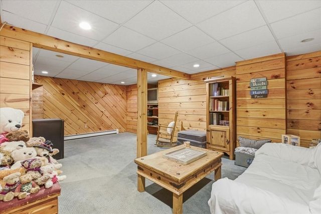 2 Juniper St, Plymouth, MA 02360
