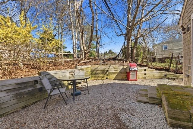 2 Juniper St, Plymouth, MA 02360
