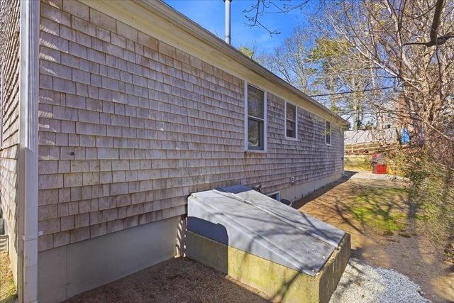 2 Juniper St, Plymouth, MA 02360