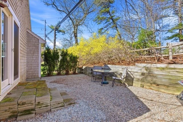2 Juniper St, Plymouth, MA 02360