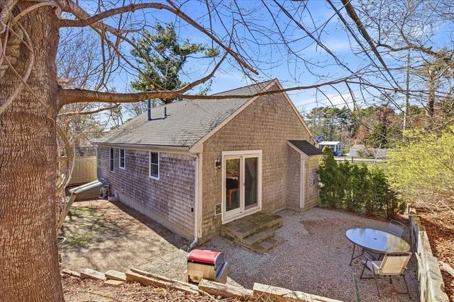 2 Juniper St, Plymouth, MA 02360