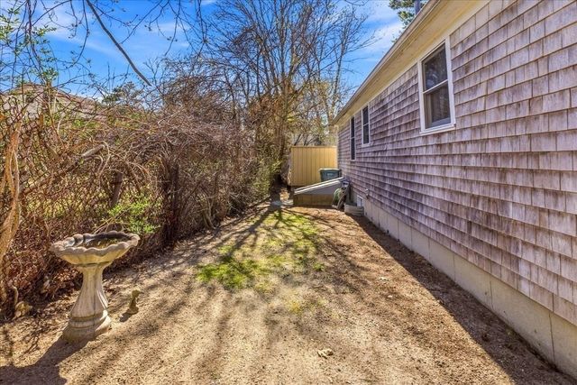 2 Juniper St, Plymouth, MA 02360