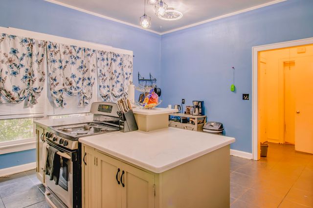 227 D Street NW, Miami, OK 74354