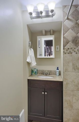 803 N DUKE ST, Lancaster, PA 17602