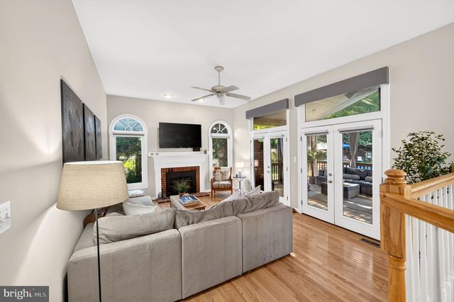 8 HALLER CT, Poolesville, MD 20837