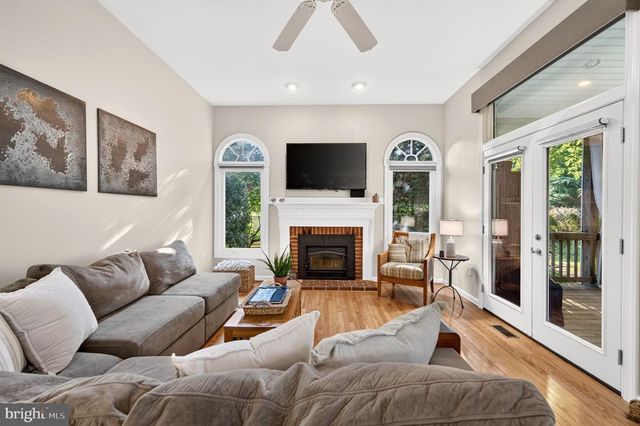 8 HALLER CT, Poolesville, MD 20837