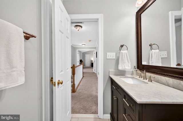 8 HALLER CT, Poolesville, MD 20837