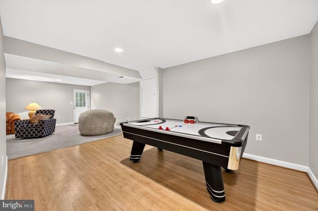 8 HALLER CT, Poolesville, MD 20837