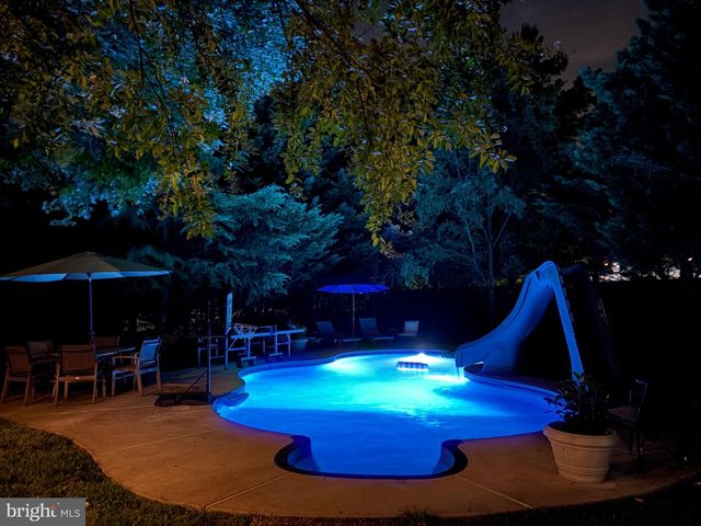 8 HALLER CT, Poolesville, MD 20837