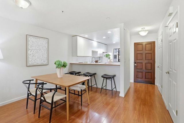 4159 El Camino Way M, Palo Alto, CA 94306