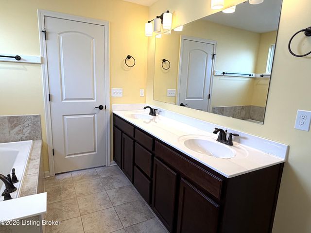 138 Ardmore Crossing Dr, Shelbyville, KY 40065