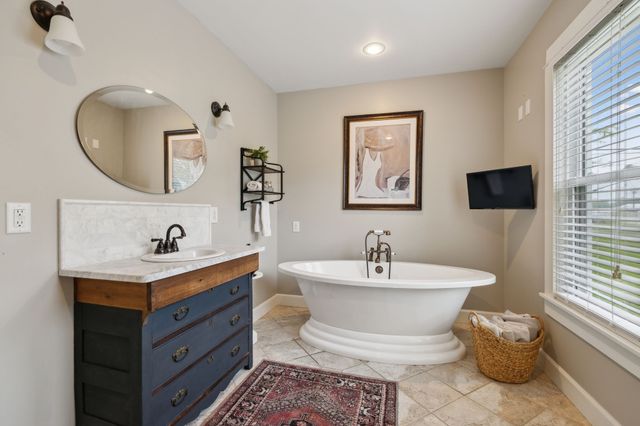 103 S Park St, Hohenwald, TN 38462