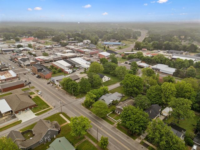 103 S Park St, Hohenwald, TN 38462