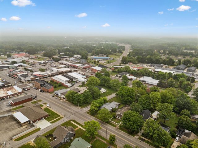 103 S Park St, Hohenwald, TN 38462