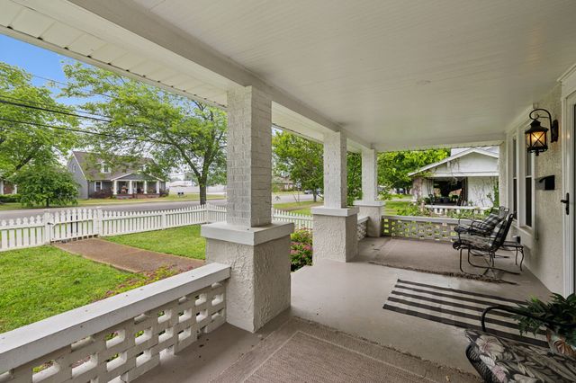 103 S Park St, Hohenwald, TN 38462