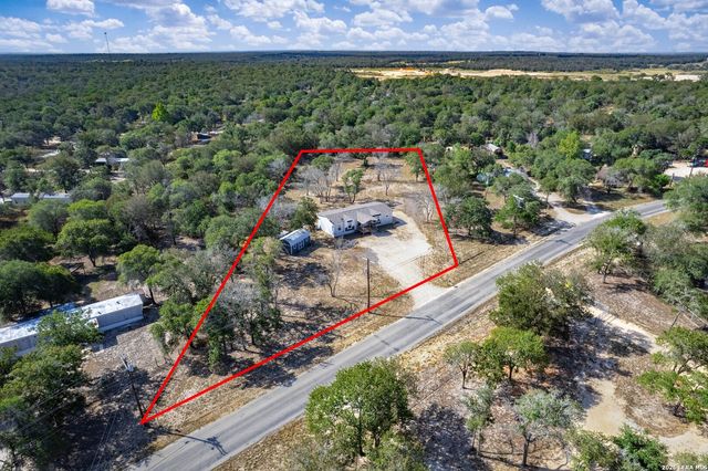 209 Sandy Oaks Dr, Seguin, TX 78155