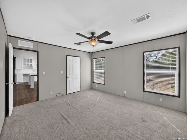 209 Sandy Oaks Dr, Seguin, TX 78155