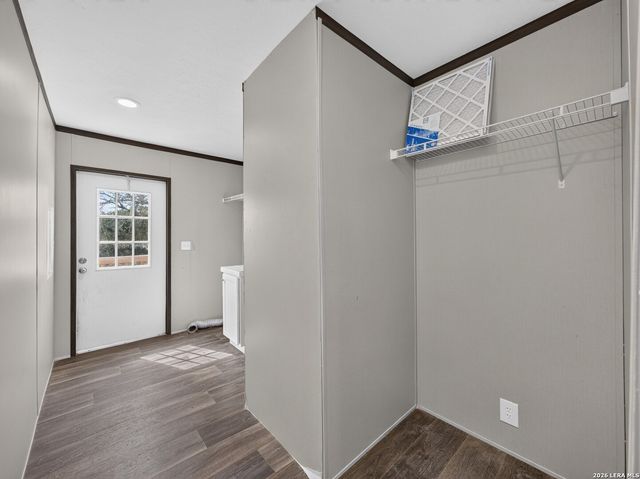 209 Sandy Oaks Dr, Seguin, TX 78155