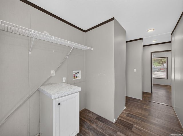 209 Sandy Oaks Dr, Seguin, TX 78155