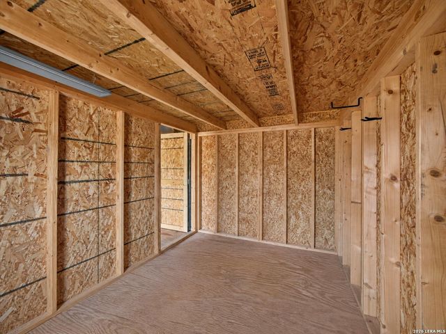 209 Sandy Oaks Dr, Seguin, TX 78155