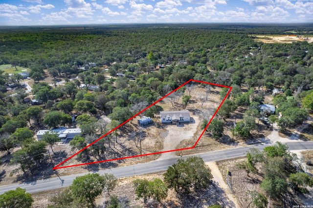 209 Sandy Oaks Dr, Seguin, TX 78155