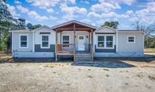 209 Sandy Oaks Dr, Seguin, TX 78155