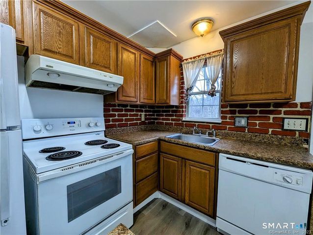 10 Scuppo Road B6, Danbury, CT 06811