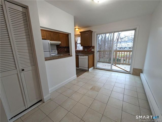 10 Scuppo Road B6, Danbury, CT 06811