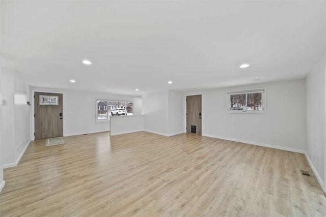 2037 Lake View Drive, Brooklyn, MI 49230