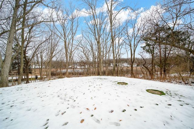 2037 Lake View Drive, Brooklyn, MI 49230