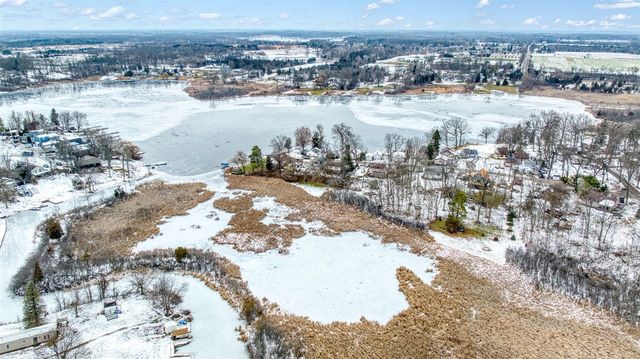 2037 Lake View Drive, Brooklyn, MI 49230