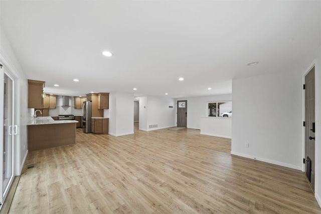 2037 Lake View Drive, Brooklyn, MI 49230