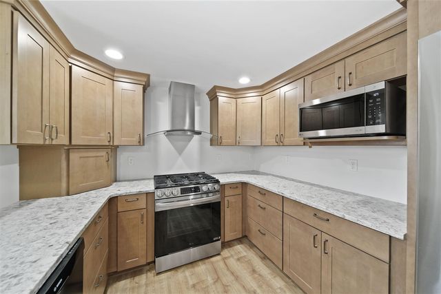 2037 Lake View Drive, Brooklyn, MI 49230