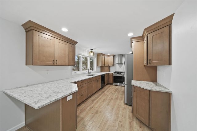 2037 Lake View Drive, Brooklyn, MI 49230