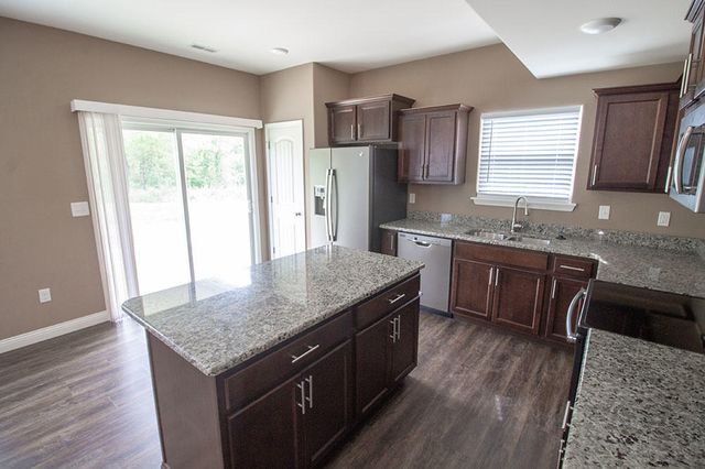 2810 AMBERWOOD CT, Columbia, MO 65203