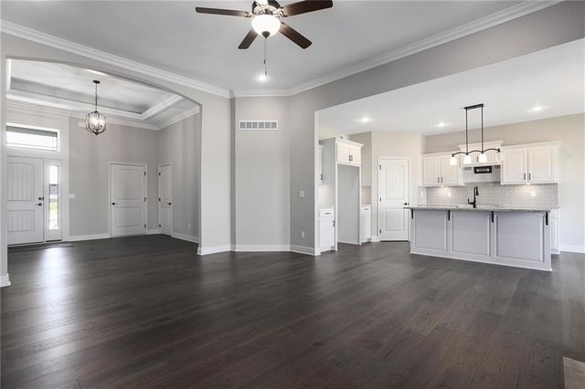 11436 N Auburndale Circle, Kansas City, MO 64157