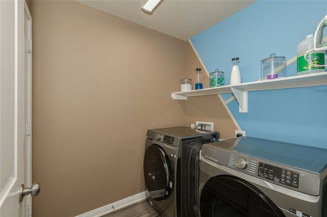 2702 Redcap, Bryan, TX 77803