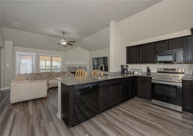 2702 Redcap, Bryan, TX 77803
