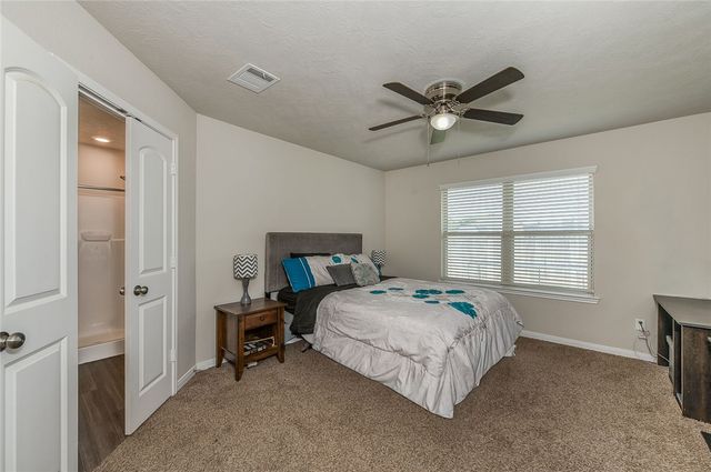 2702 Redcap, Bryan, TX 77803