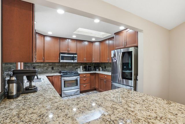 1773 Geneva Avenue N, Oakdale, MN 55128