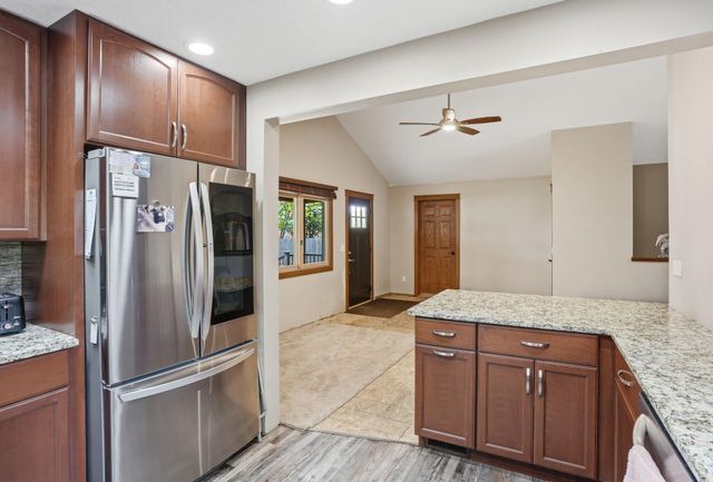 1773 Geneva Avenue N, Oakdale, MN 55128