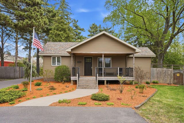 1773 Geneva Avenue N, Oakdale, MN 55128