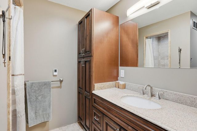 1773 Geneva Avenue N, Oakdale, MN 55128