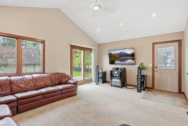 1773 Geneva Avenue N, Oakdale, MN 55128