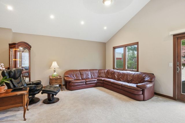 1773 Geneva Avenue N, Oakdale, MN 55128