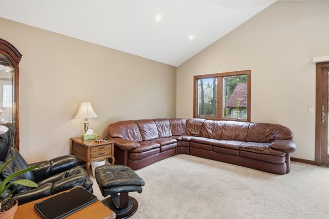 1773 Geneva Avenue N, Oakdale, MN 55128