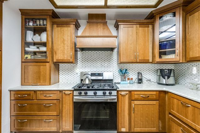 4605 Osborn Lane, Yukon, OK 73099